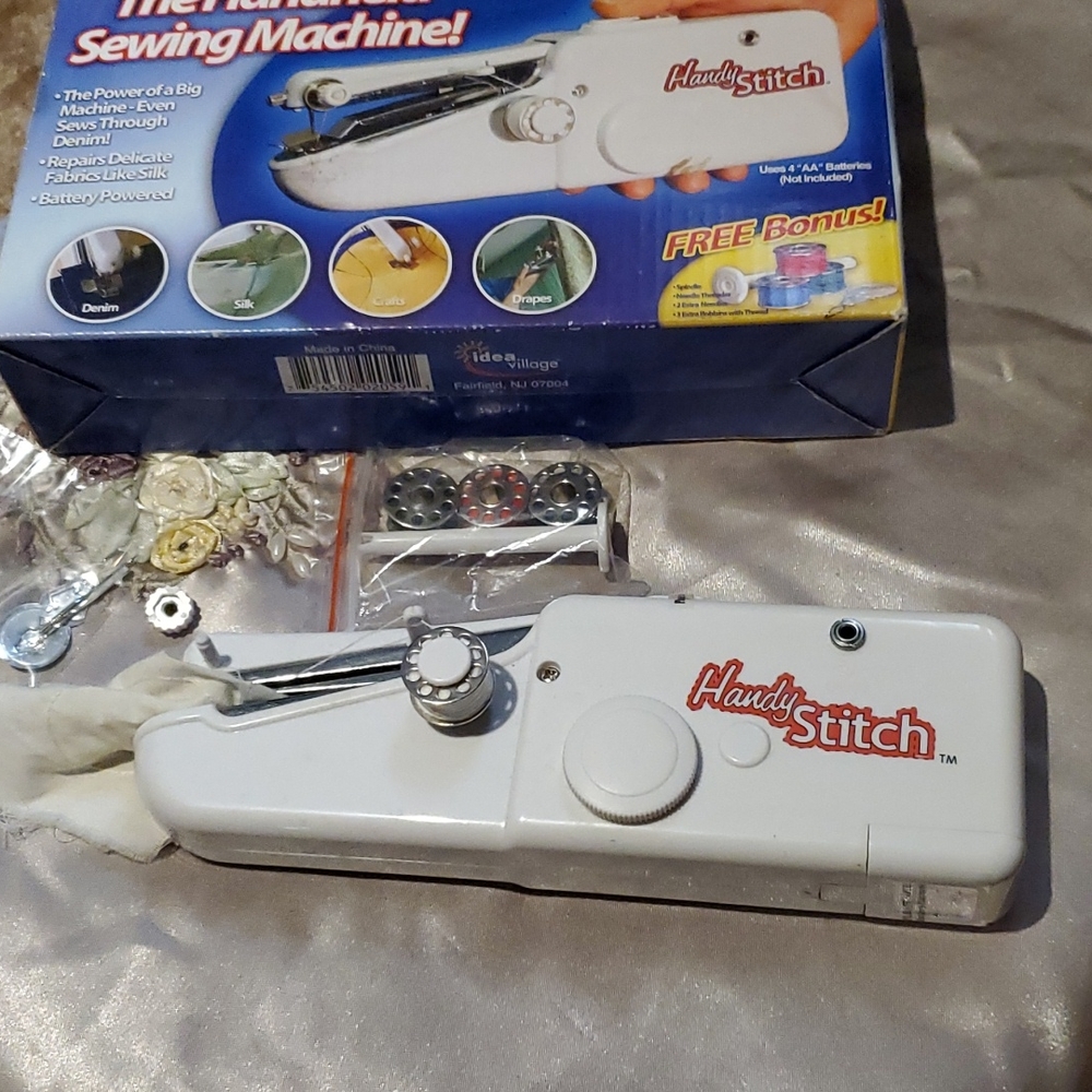 HANDY STITCH Handheld Sewing Machine - Picture 4 of 4